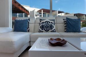 Elements Penthouse 6 condo