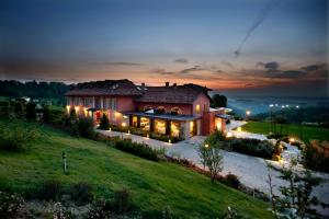 4 star hotell Relais Villa D'Amelia Benevello Itaalia