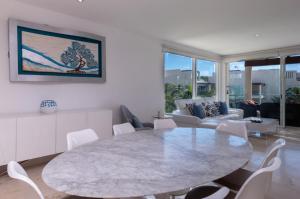 Elements Penthouse 6 condo