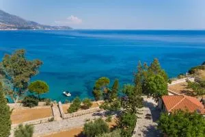 Ploes Luxury Cottages - 佩萨达