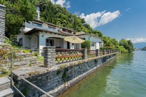 Villa Bianca - Front Lake Pool by RentComo