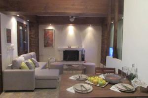 Το Σπιτι με την Σπηλιά