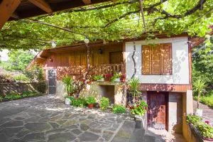 ХАДЖИКОЛЬОВАТА КЪЩА - Zseravna