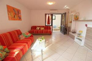 GIANNA N2, 600 m from the beach