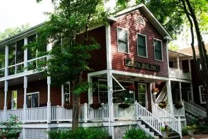 Green Tree Inn - كلينسفيل