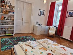Family apartment with two bathrooms near to city center