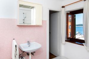 Carera Seaview Apartments