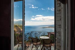 Junior Suite with Sea View room in Taormina Park Hotel