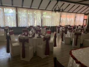 Pensiune Restaurant Rustic Rm Sarat