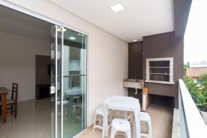 Aluguel Apto 2 quartos s 1 suíte Bombas SC