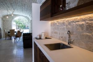 Trulli Pietraviva with Pool