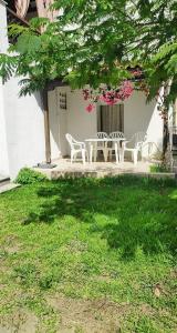 Maisonette with Garden& Parking Polichrono