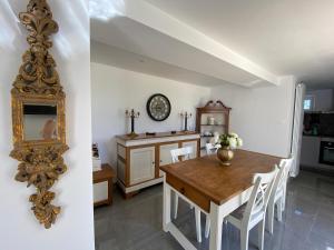 Appartements Amity. Exclusive poolside garden apartment : photos des chambres