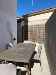 CENTRE CHATELAILLON GRAND T2** AVEC COUR 100mPLAGE