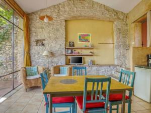 Maisons de vacances Cozy Holiday Home in Marignac en Diois with Garden : photos des chambres