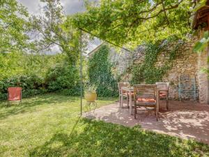 Maisons de vacances Cozy Holiday Home in Marignac en Diois with Garden : photos des chambres