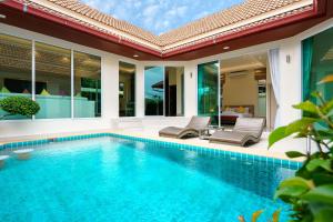 Luxury Pool Villa A14 3BR 6-8 Persons