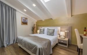 Economy Double Room with Roof Window room in Boutique Hotel Melissa