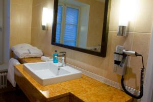 Superior Suite - Annex room in Hämeenkylän Kartano