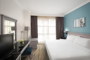Classic King Room with City or Courtyard view room in Anwar Al Madinah Mövenpick