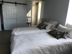 B&B / Chambres d'hotes Logis de Pierre Levee : Chambre Deluxe Double ou Lits Jumeaux