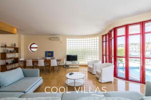 Villa AcquaMarina - 5 bedroom, water front villa