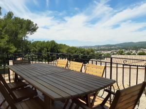 Villa avec grande piscine plage et port de Sanary à pieds
