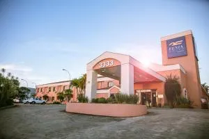 Fênix Hotel Varginha - 瓦尔任阿