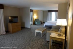 Holiday Inn Express & Suites Oshawa Downtown - Toronto Area by IHG