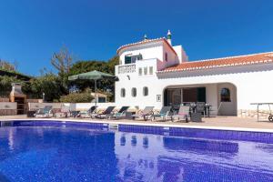 Casa Rainha Near Carvoeiro pool BBQ