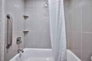 Comfort Inn & Suites South