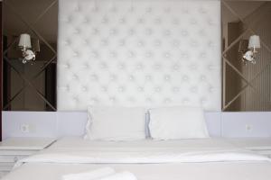 Cozy 2BR Apartment at Tamansari Tera Residence near BIP By Travelio