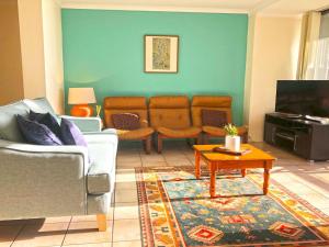 The Poplars, 15,36 Magnus Street - Unit in a great complex with a pool and close to town