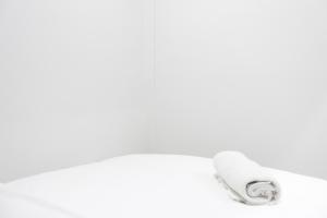 Bright and Comfy 2BR The Jarrdin Cihampelas Apartment By Travelio