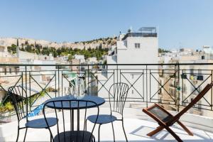 Iconic 1BR Apartment in Koukaki by UPSTREET