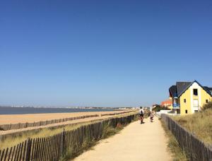 Maisons de vacances MAISON *** AVEC COUR 3KM PLAGE ET LA ROCHELLE : photos des chambres