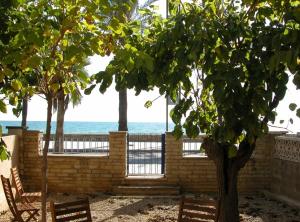 Salou 1 · House -garden in front of the beach - Ferrari Land