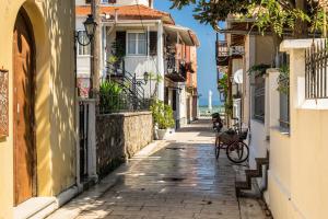 THE STREET HOUSE Lefkada Greece