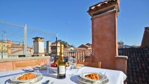 Mellinas Terrace - Stylish House