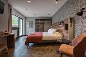 Superior Double or Twin Room with Balcony and Mountain View room in Pointe Isabelle