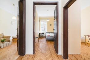 Homely 4 Bedroom Apartment - Old Town - by Upstairs