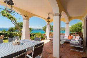 Spiaggia Bianca Pedra Rosa - Your House in Sardinia