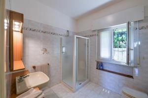 Villetta autonoma affacciata sul Golfo Borromeo