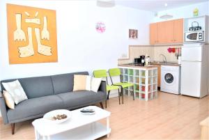 Small building with 2 apartments