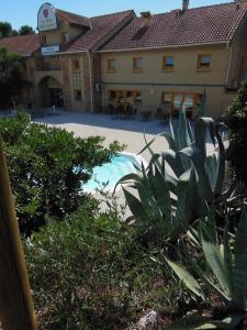 Hotels Villa Martegale Hotel Restaurant : photos des chambres