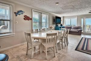 Sand Blast - Lovely Beachfront Home With Tons Of Space!