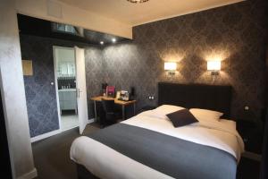 Hotels RELAIS DU TAURION : photos des chambres