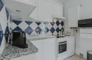 30 mètres de la plage et des planches. Tout à pied !