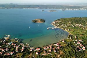 One bedroom apartment with two terraces in an orchard