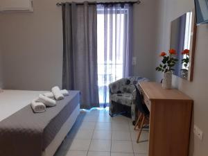 Ninis House 2 - 100m from beach NIDRI TOWN CENTER